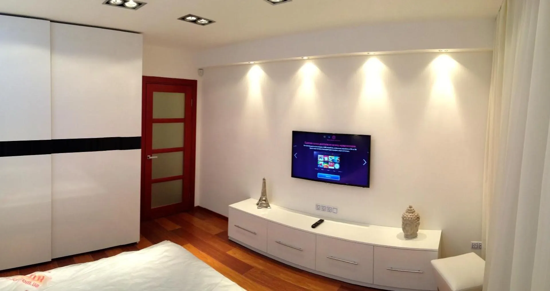 Apartment Mihailovskaya Kiev 0*,